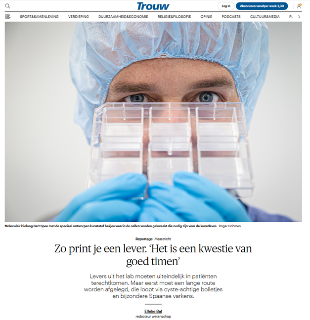 Molecular biologist Bart Spee with the designed plastic containers in which the cells needed for the artificial liver are cultured. Roger Dohmen. 